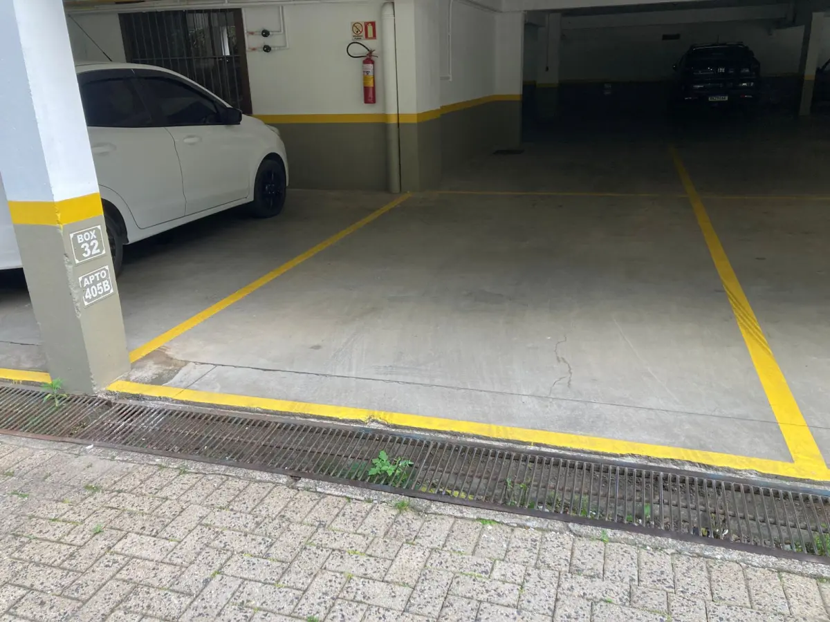 LOTE 000 - Apartamentos 405 e 406 + Box 15, 31, 32 e 14. Finamente decorado