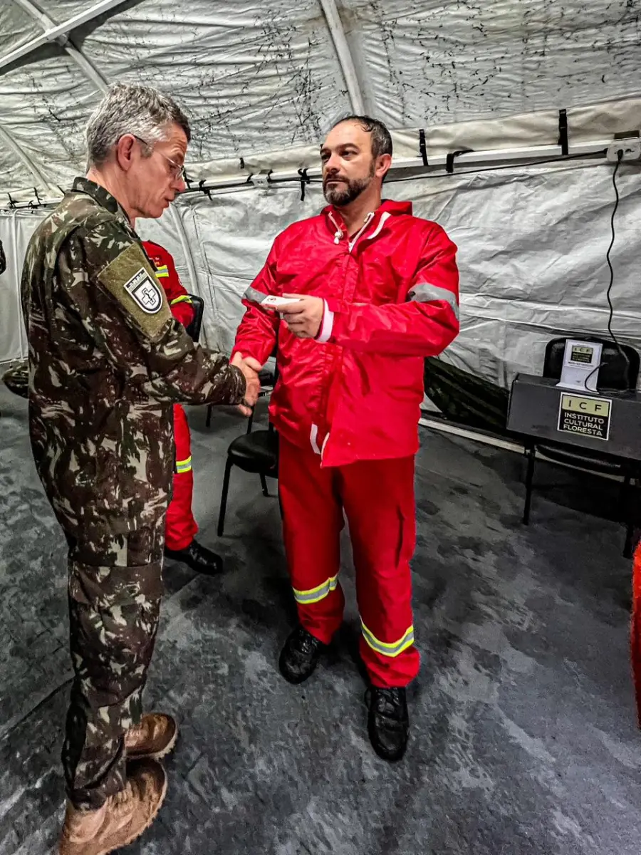 LOTE 006 - Antena Starlink que estava na Base dos Fuzileiros Navais Eldorado