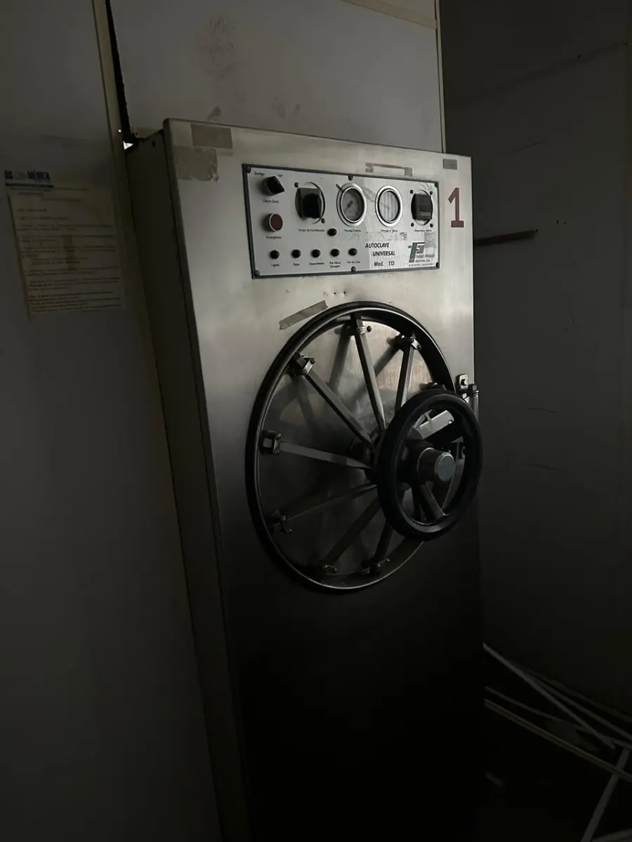 LOTE 029 - 01 AUTOCLAVE HOSPITALAR