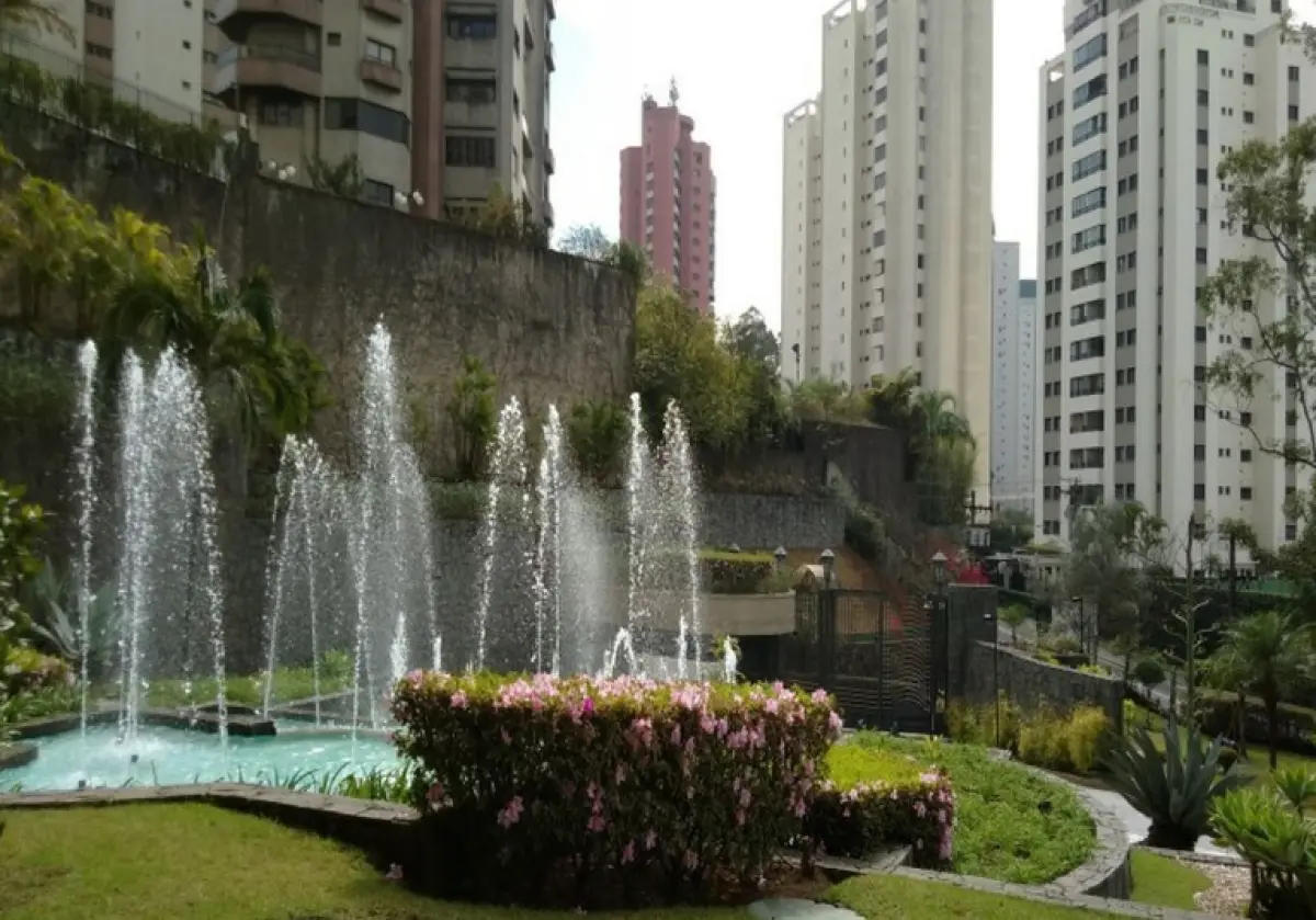LOTE 000 - O APARTAMENTO N° 101, localizado no 10° andar do Edificio Vol D'Oiseau, situado à Avenida Giovanni Gronchi, nº 4.864, na Vila Andrade e Parque Bairro Morumbi, 29° Suddistrito  - Santo Amaro, com area privativa de 864,52m² e 5 vagas de garagem