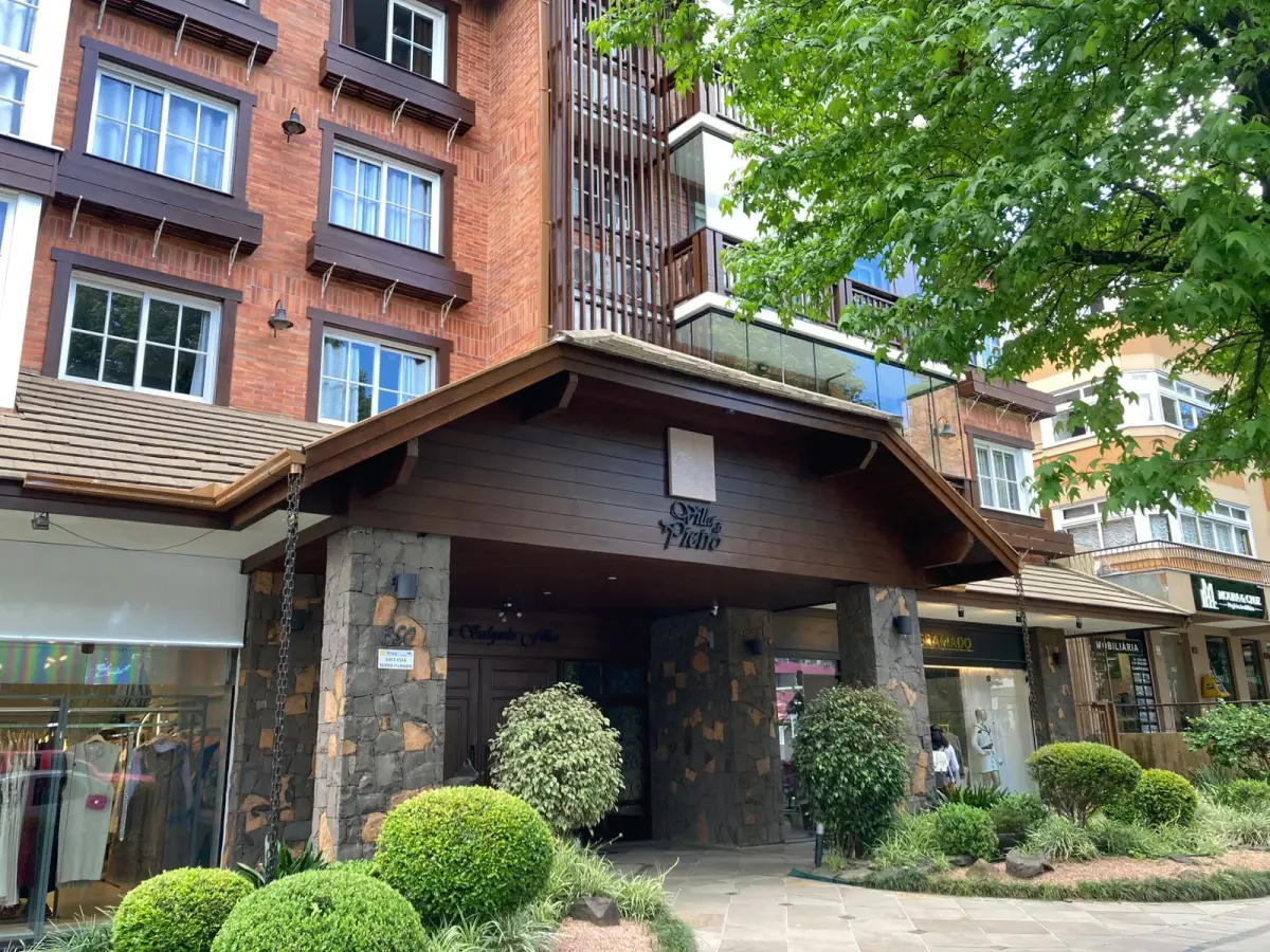 LOTE 000 - Apartamentos 405 e 406 + Box 15, 31, 32 e 14. Finamente decorado