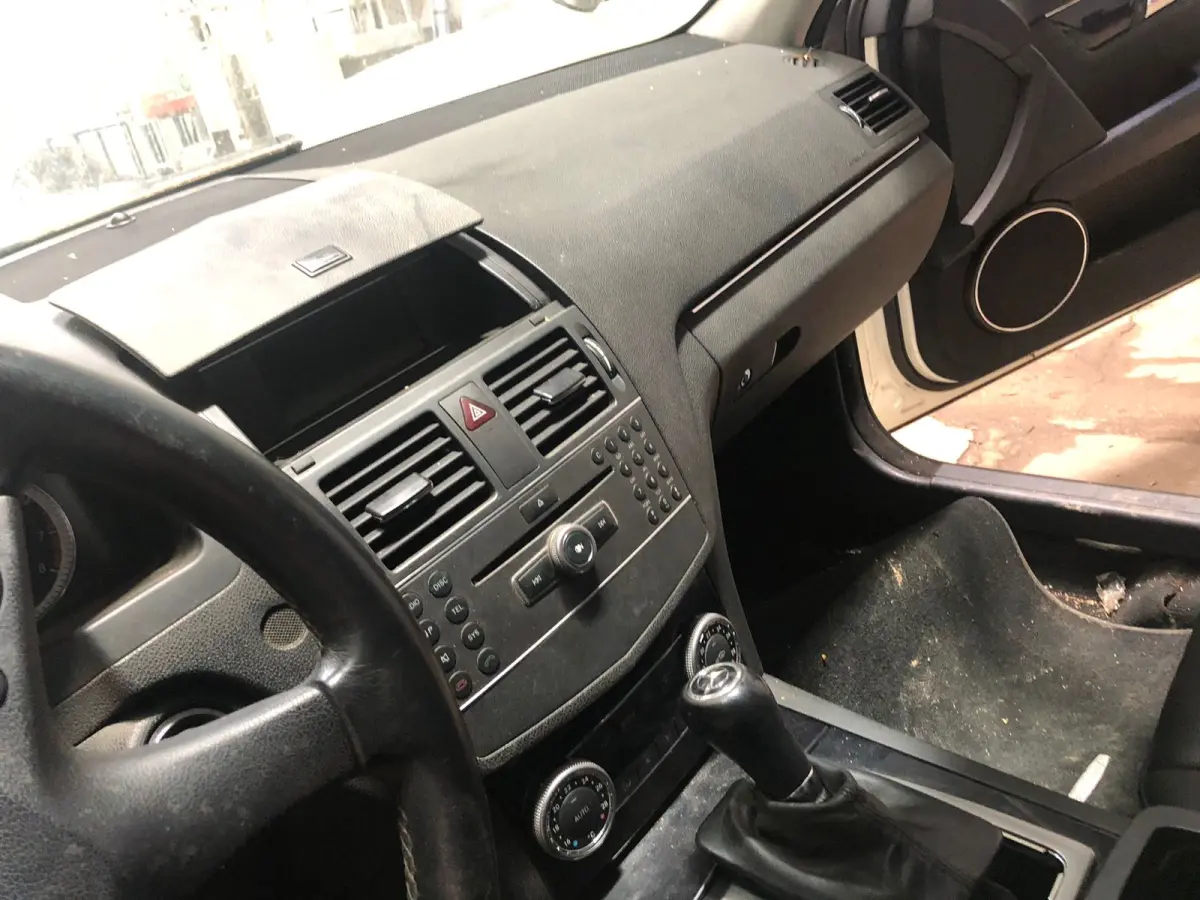 LOTE 003 - Mercedes Benz C-180 CGI 1.8 16V 156cv Aut., ano 2011, cor branca