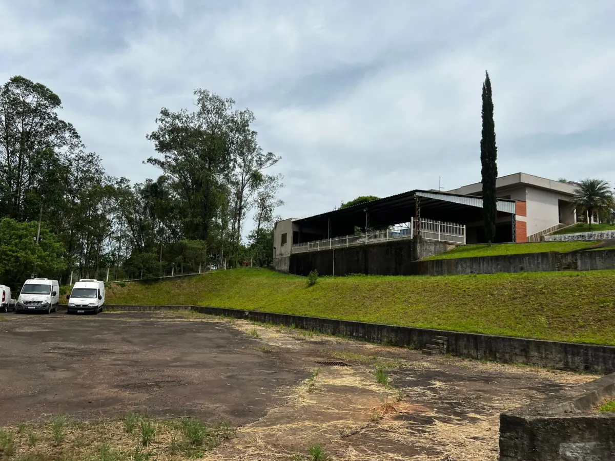 LOTE 001 - O imóvel localizado na Linha São Jacó, em Teutônia/RS. Sendo um área de terras com a superfície de 8.500m²