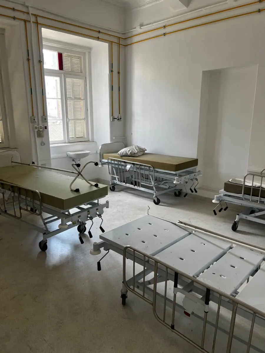 LOTE 001 - Bens móveis LOTE ENGOLBADO