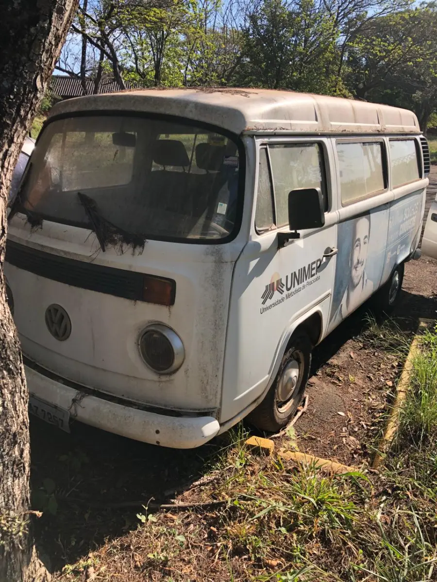 LOTE 011 - KOMBI