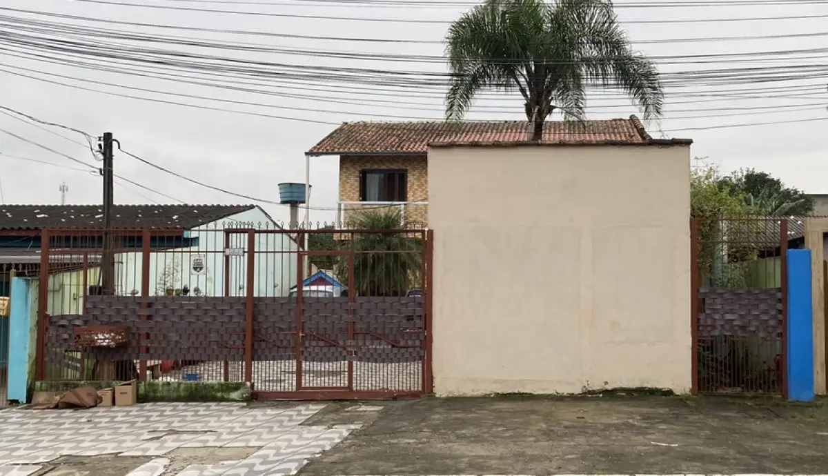 LOTE 108 - Um terreno constituído do lote número quarenta e quatro (44), da quadra número trinta e três (33)