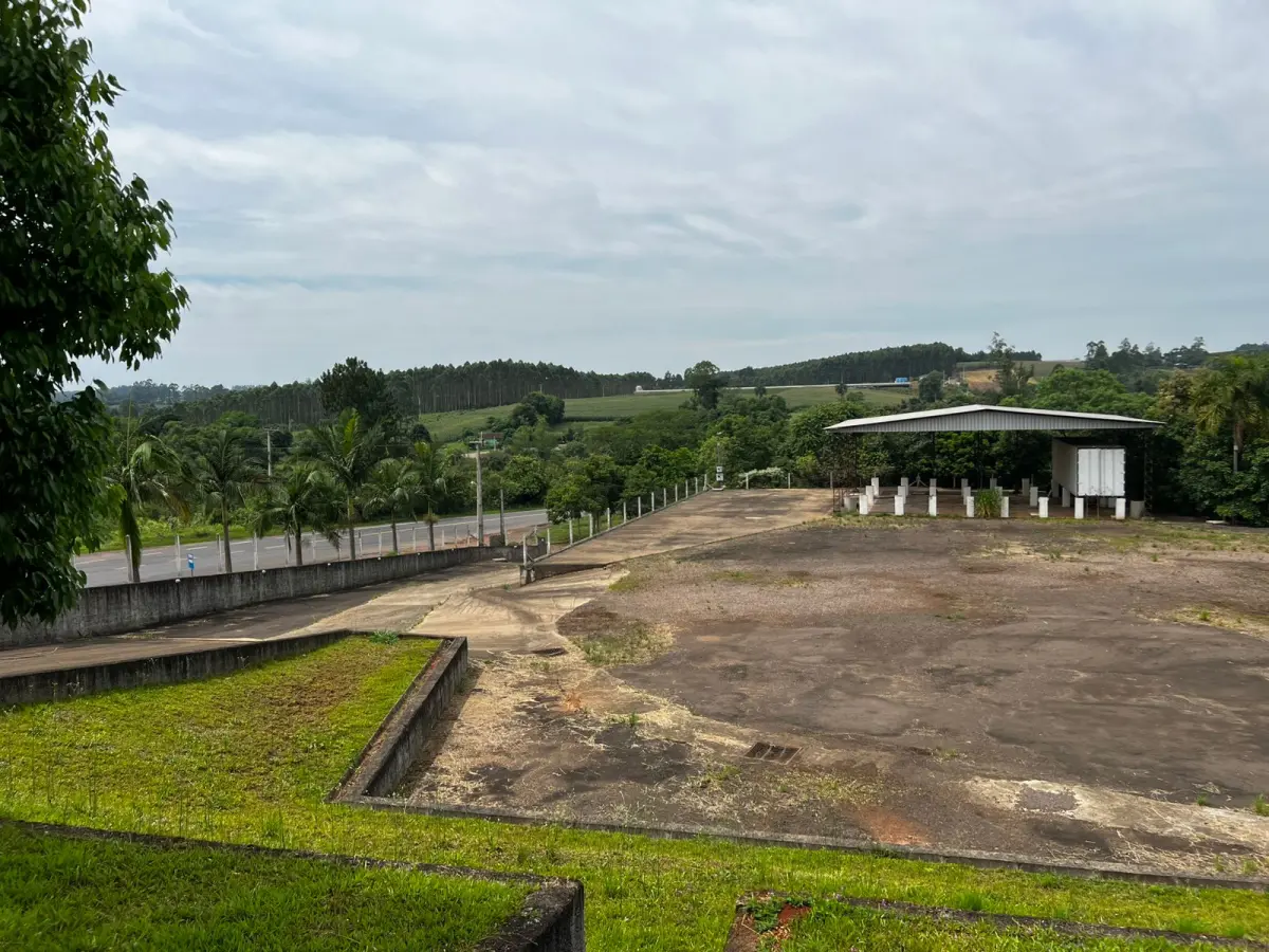 LOTE 001 - O imóvel localizado na Linha São Jacó, em Teutônia/RS. Sendo um área de terras com a superfície de 8.500m²