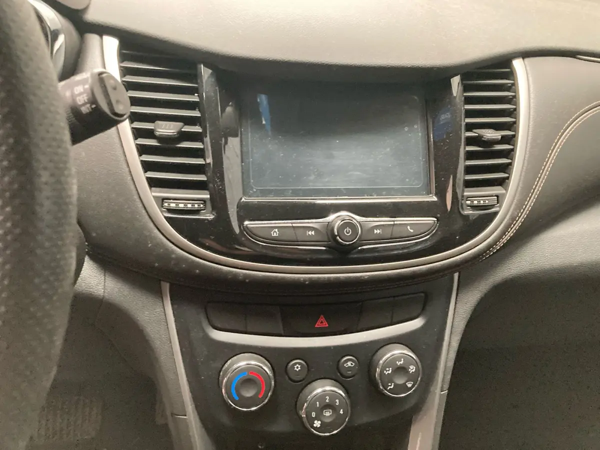 LOTE 001 - GM – Chevrolet – TRACKER LT 1.4 Turbo 16V Flex 4x2 aut., fabricação/modelo 2018/2018, cor: prata