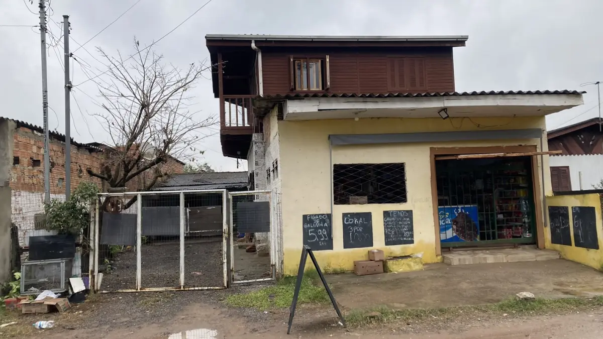 LOTE 136 - Um terreno constituído do lote número treze (13), da quadra número trinta e um (31)