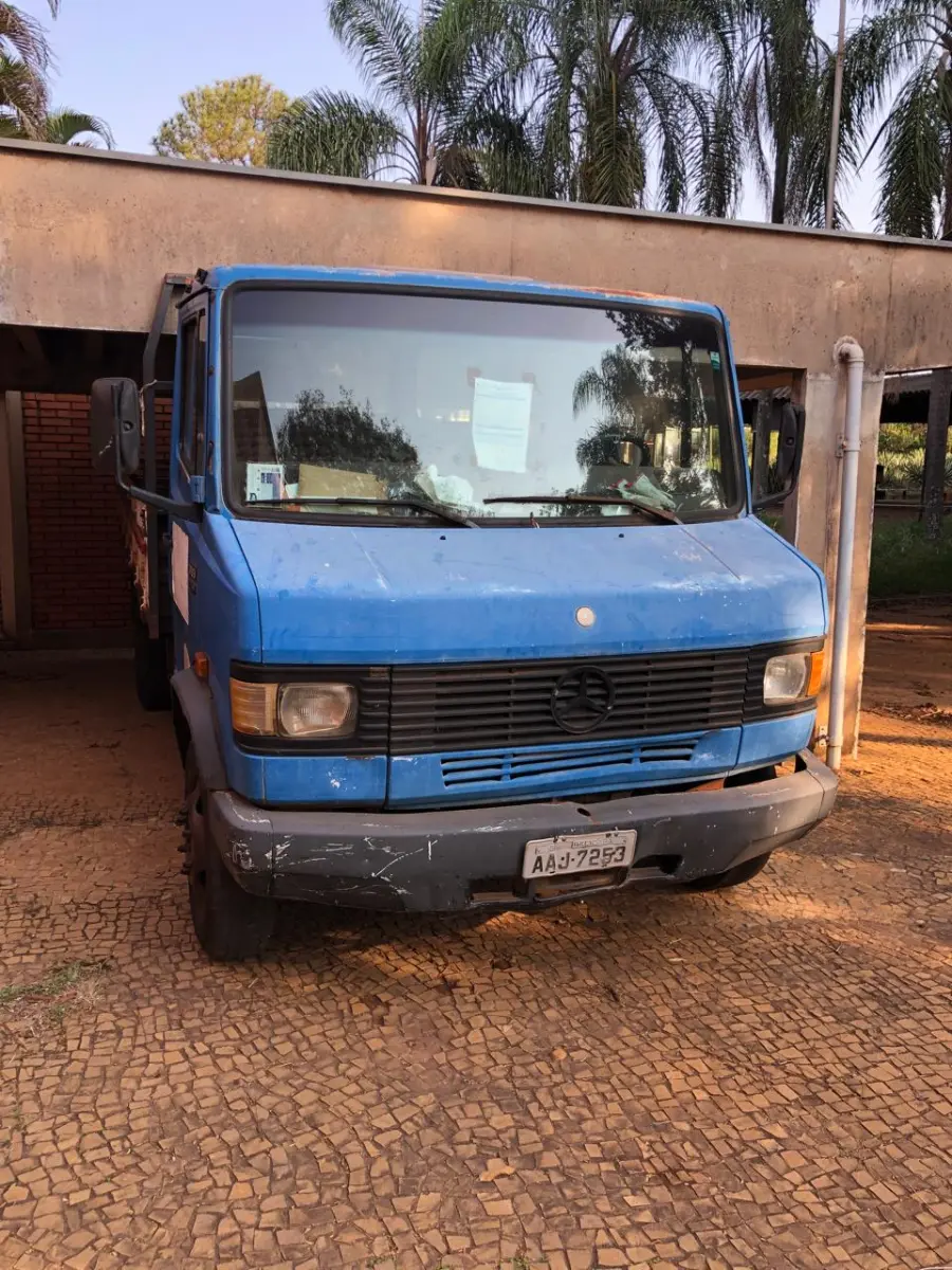 LOTE 013 - CAMINHÃO M. BENZ