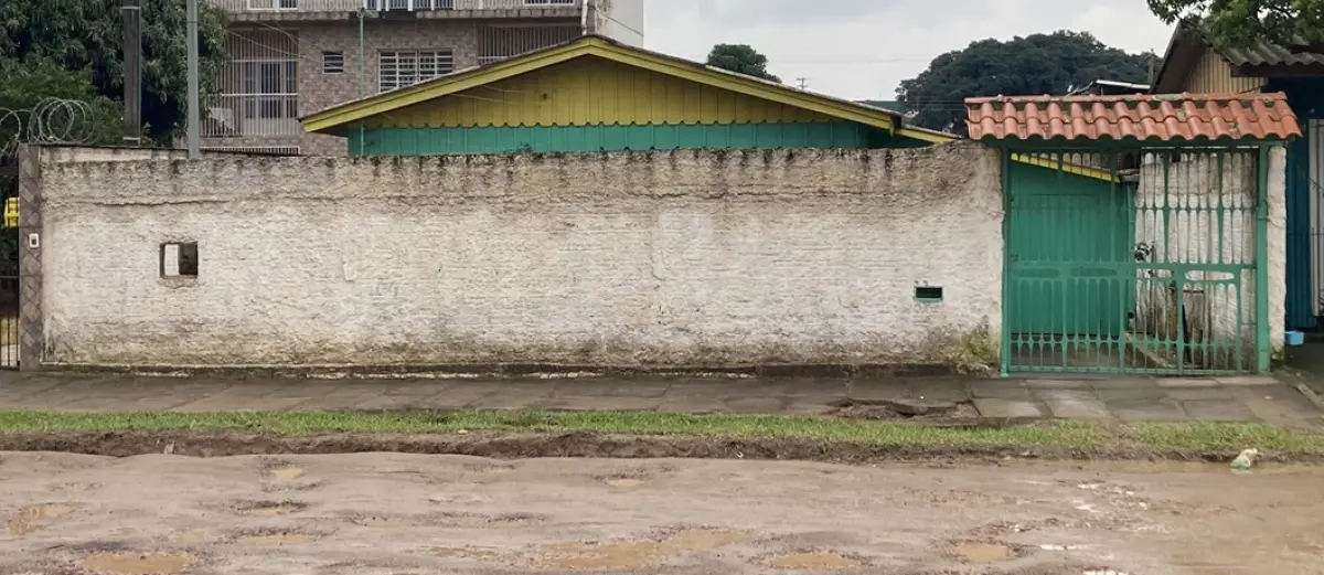 LOTE 095 - Um terreno constituído do lote número dois (2) da quadra número trinta e três (33)