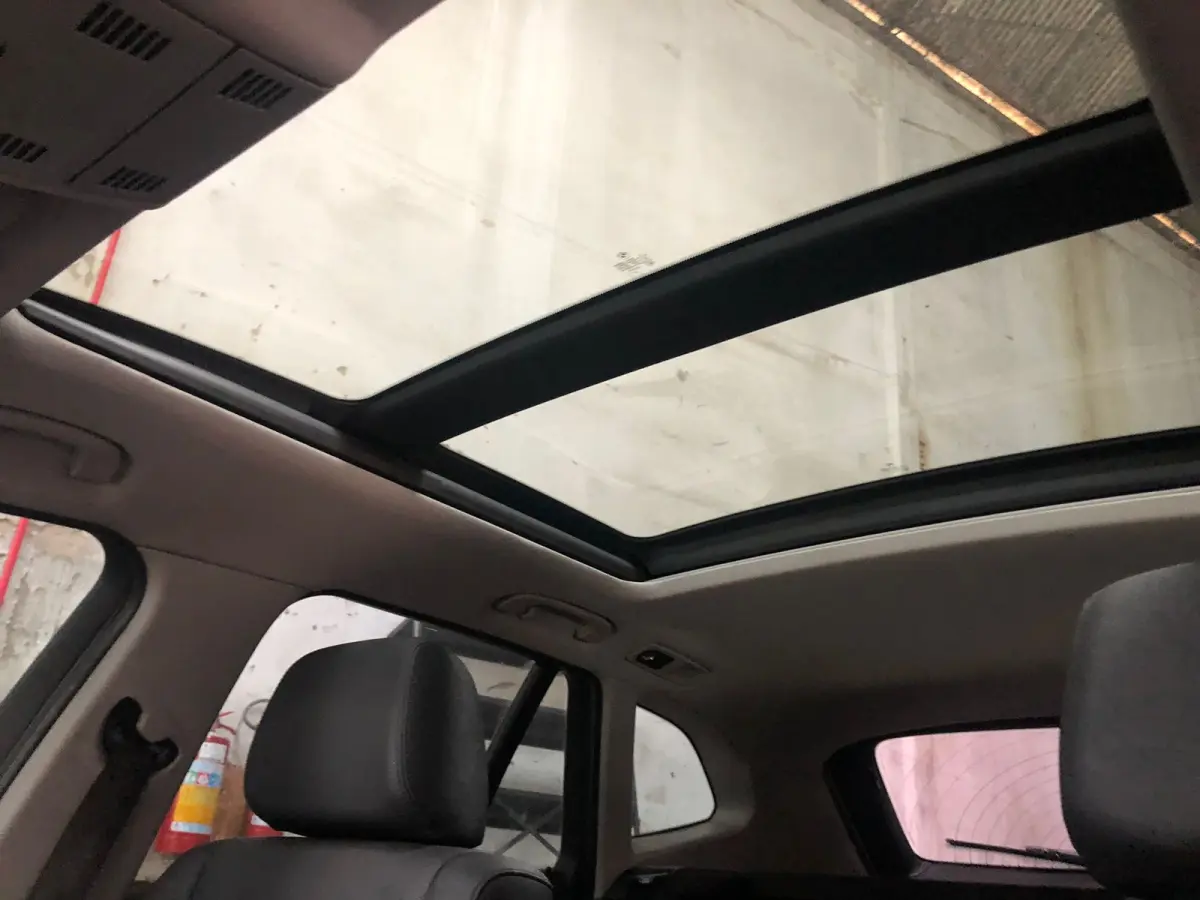 LOTE 001 - BMW X1 XDRIVE 28i 3.0 24v 4x4 Aut., Gasolina, ano 2010/2011, cor branca