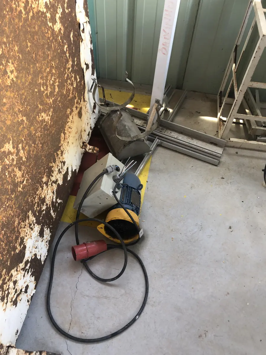 LOTE 001 - LOTE ENGLOBADO DE MAQUIINAS E EQUIPAMENTOS