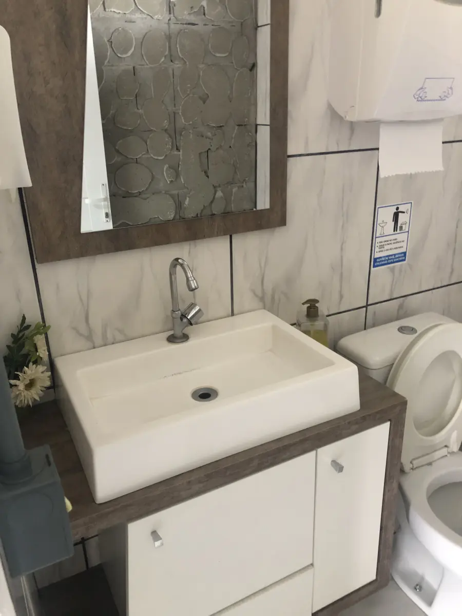 LOTE 001 - LOTE ENGLOBADO DE MAQUIINAS E EQUIPAMENTOS