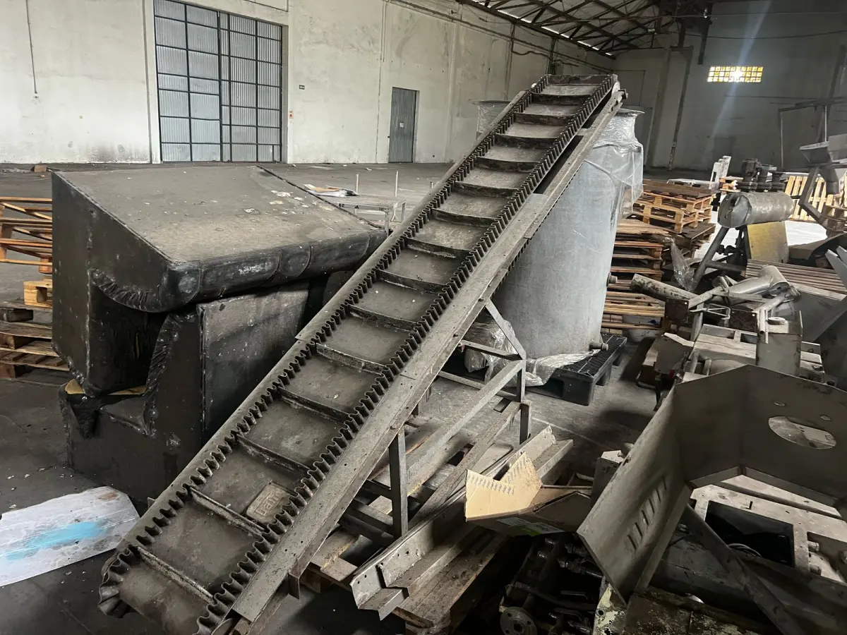 LOTE 001 - LOTE ENGOLBADO DE EQUIPAMENTOS PARA INUSTRIA