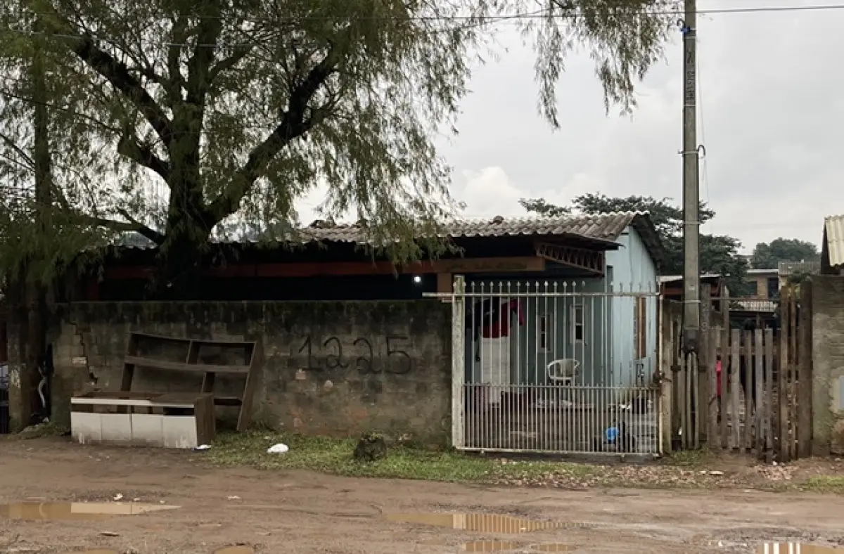 LOTE 045 - Um terreno constituído do lote número cinco (5) da quadra número trinta e três (33)