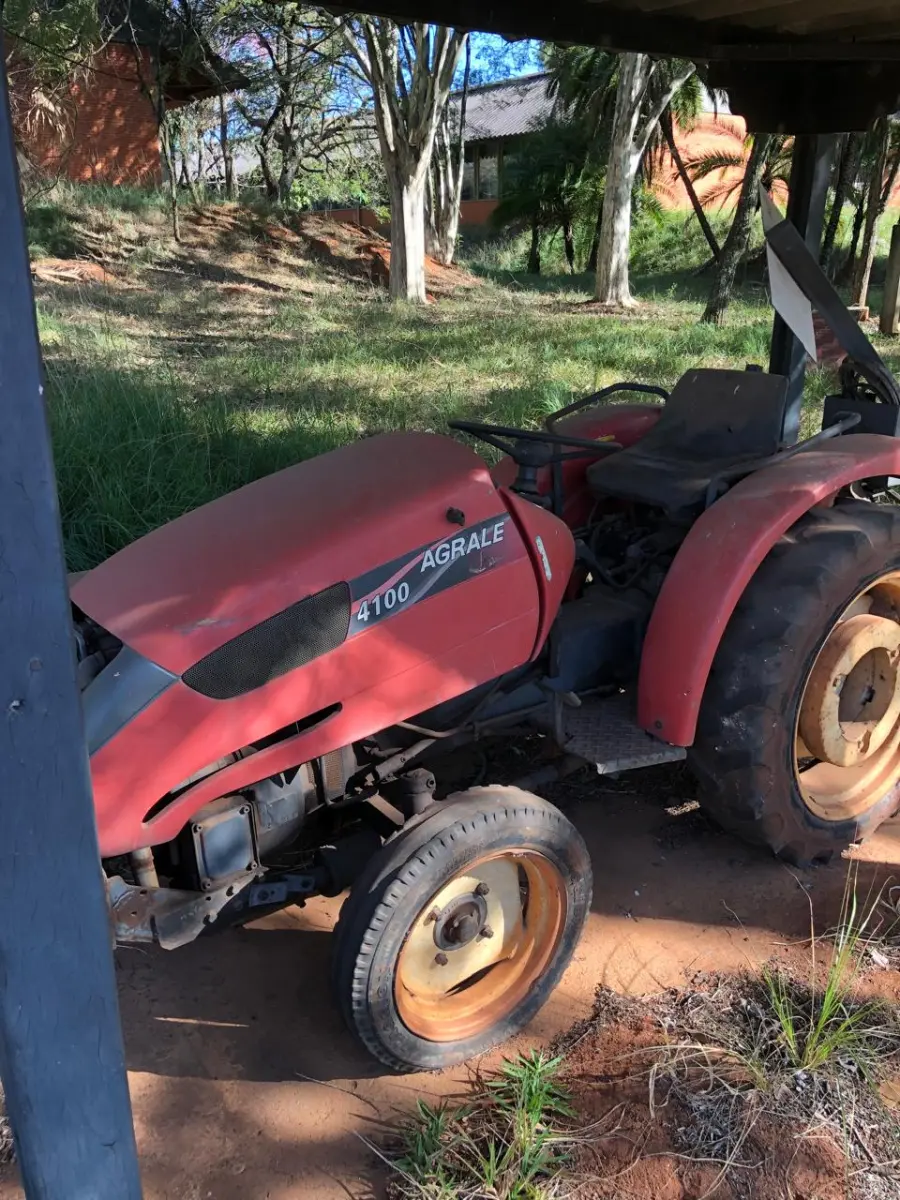LOTE 016 - TRATOR 4100