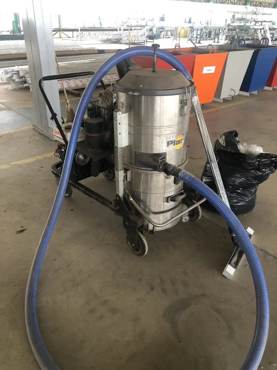 LOTE 001 - LOTE ENGLOBADO DE MAQUIINAS E EQUIPAMENTOS