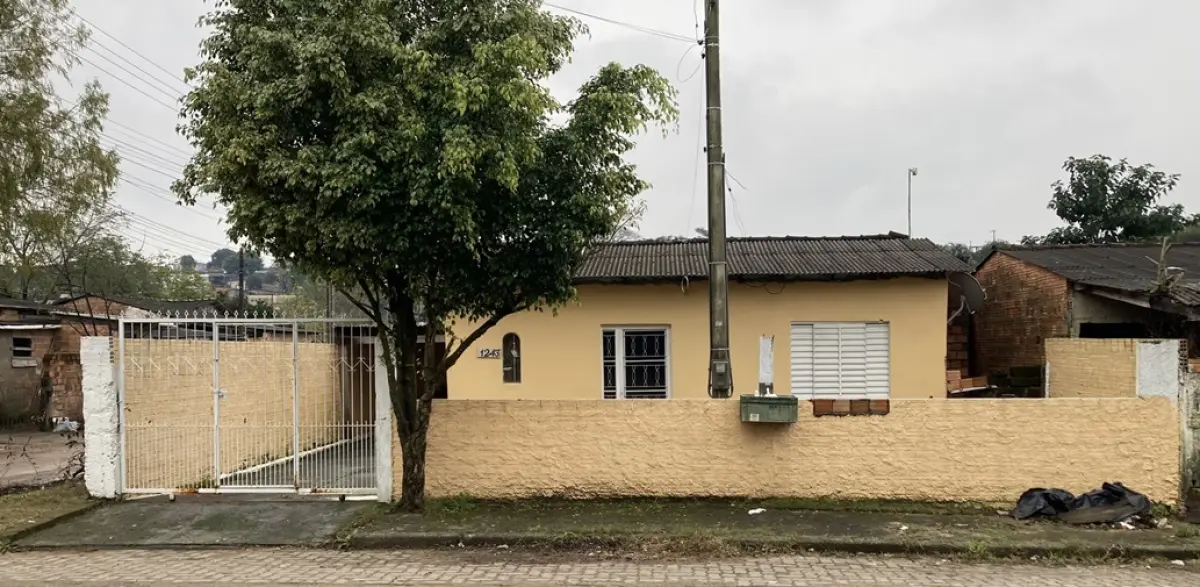 LOTE 148 - Um terreno constituído do lote número um (1), da quadra/número trinta e quatro (34)