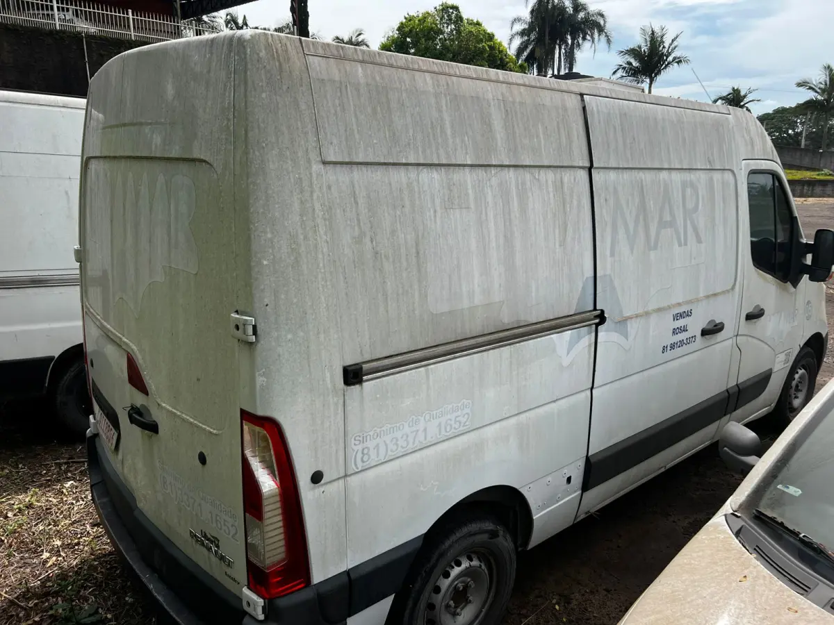 LOTE 003 - O veículo Renalt Master 2.3 dCI Furgao 16V Diesel, ano 16/17