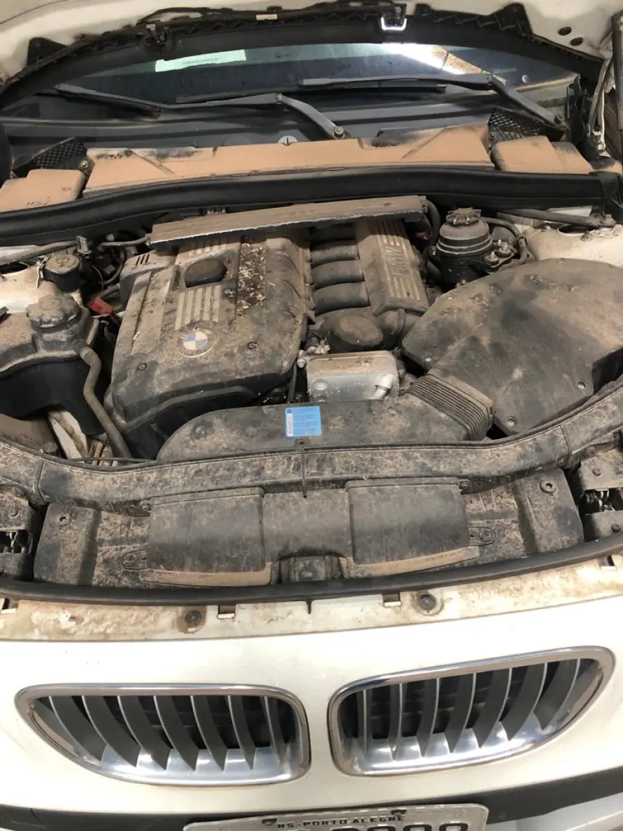 LOTE 001 - BMW X1 XDRIVE 28i 3.0 24v 4x4 Aut., Gasolina, ano 2010/2011, cor branca