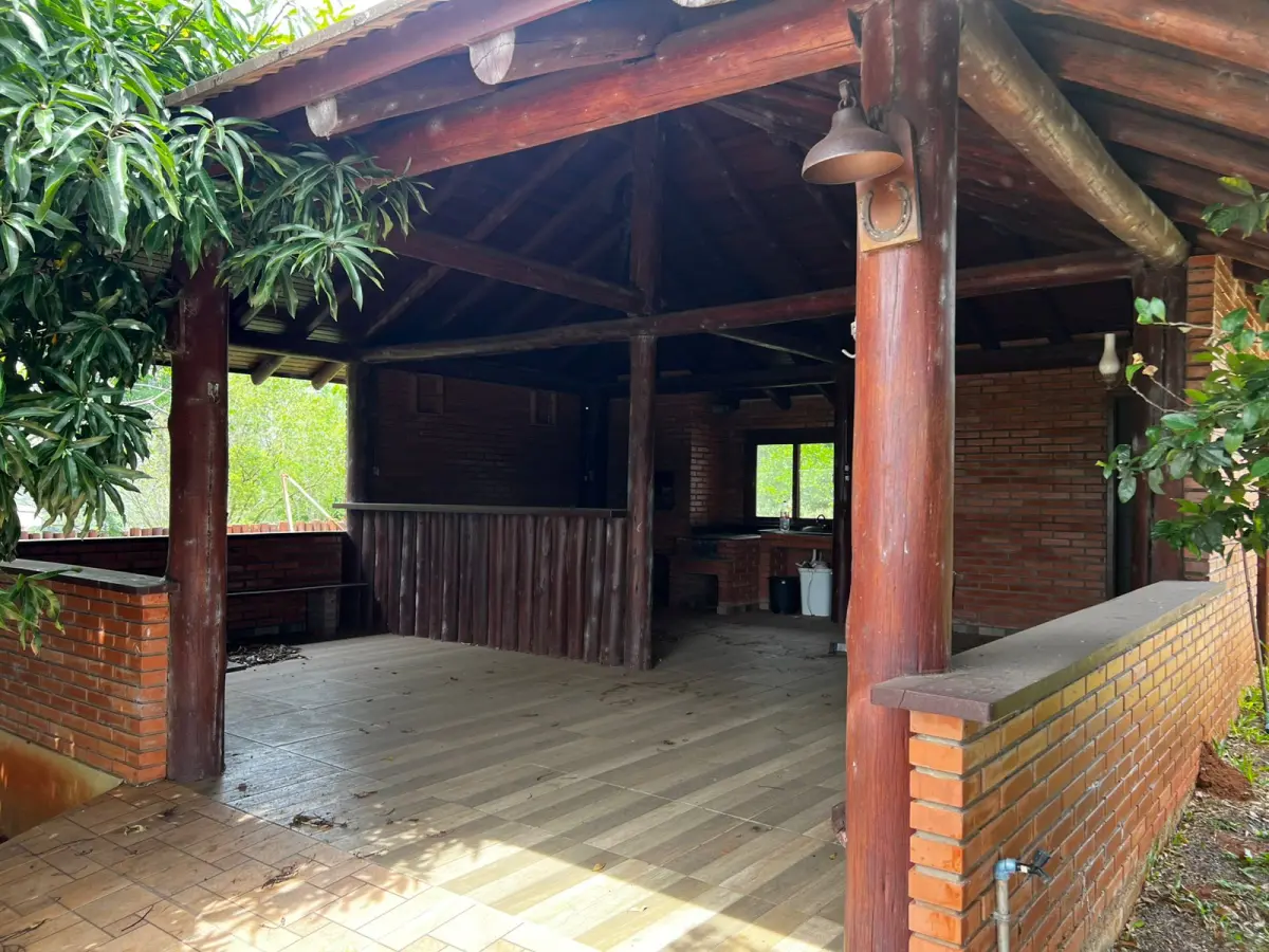LOTE 001 - O imóvel localizado na Linha São Jacó, em Teutônia/RS. Sendo um área de terras com a superfície de 8.500m²