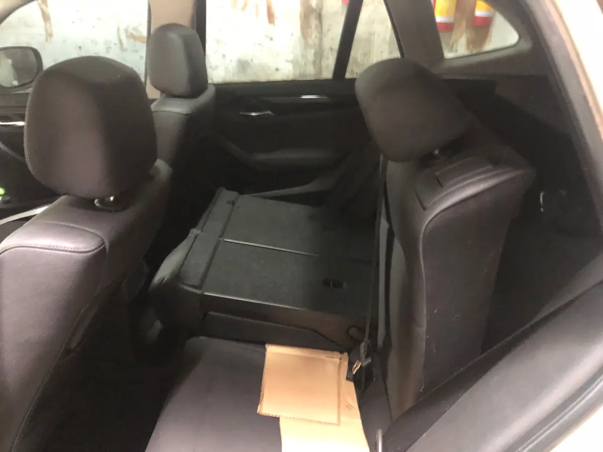 LOTE 001 - BMW X1 XDRIVE 28i 3.0 24v 4x4 Aut., Gasolina, ano 2010/2011, cor branca