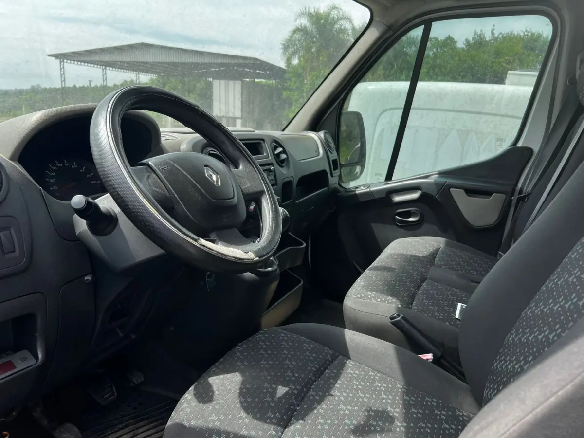 LOTE 003 - O veículo Renalt Master 2.3 dCI Furgao 16V Diesel, ano 16/17