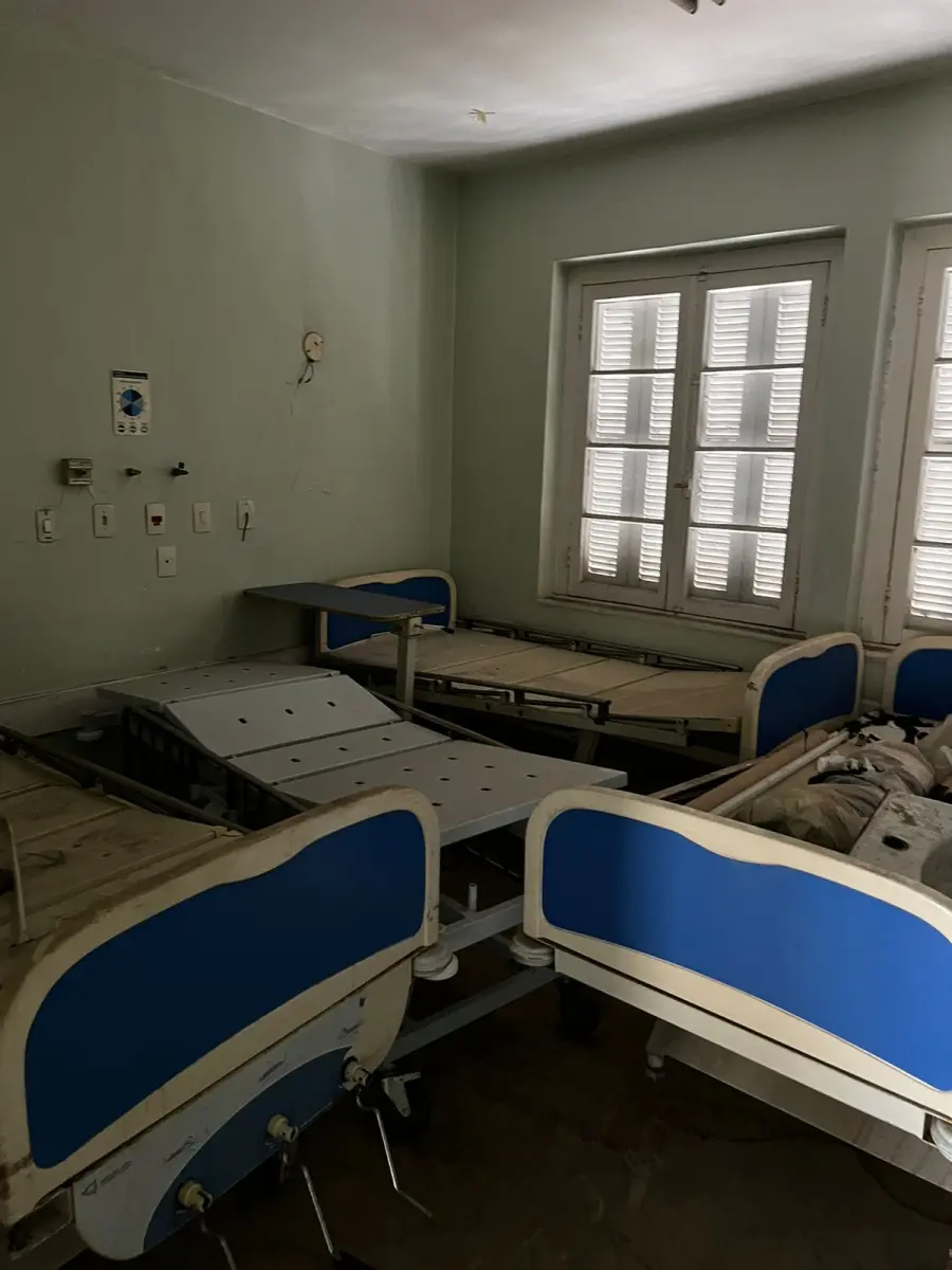 LOTE 001 - Bens móveis LOTE ENGOLBADO