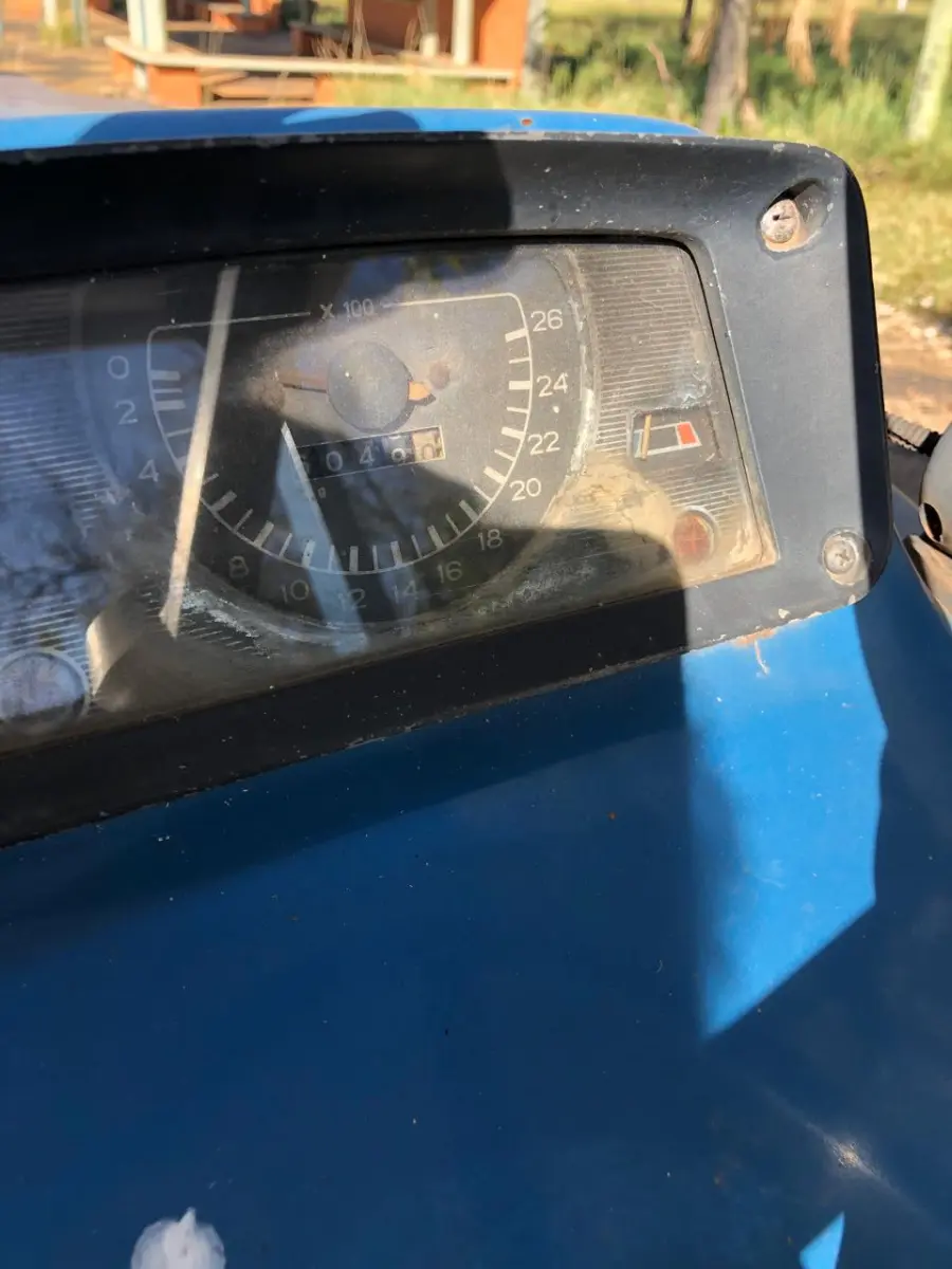 LOTE 017 - TRATOR 4610