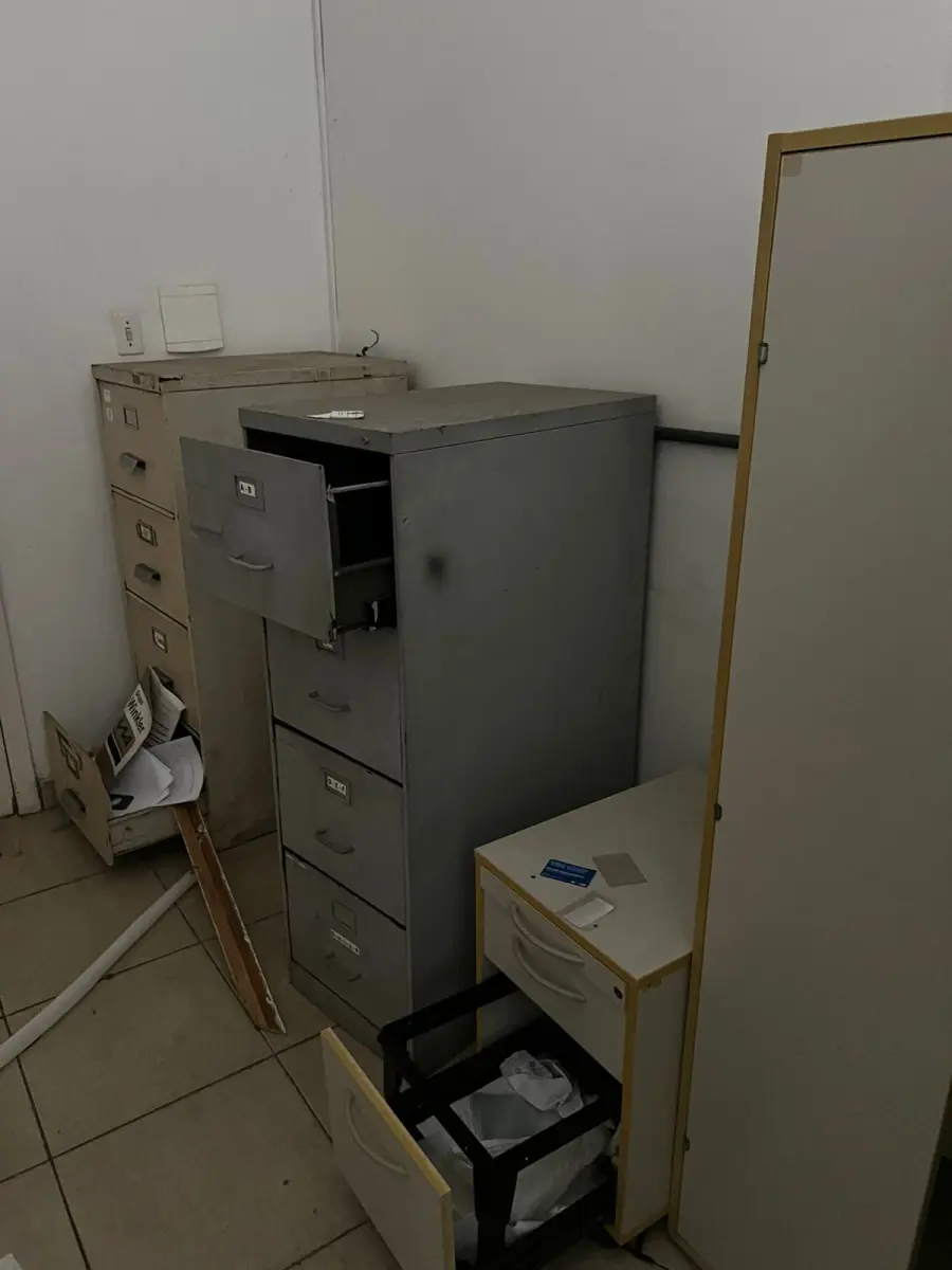 LOTE 001 - Bens móveis LOTE ENGOLBADO