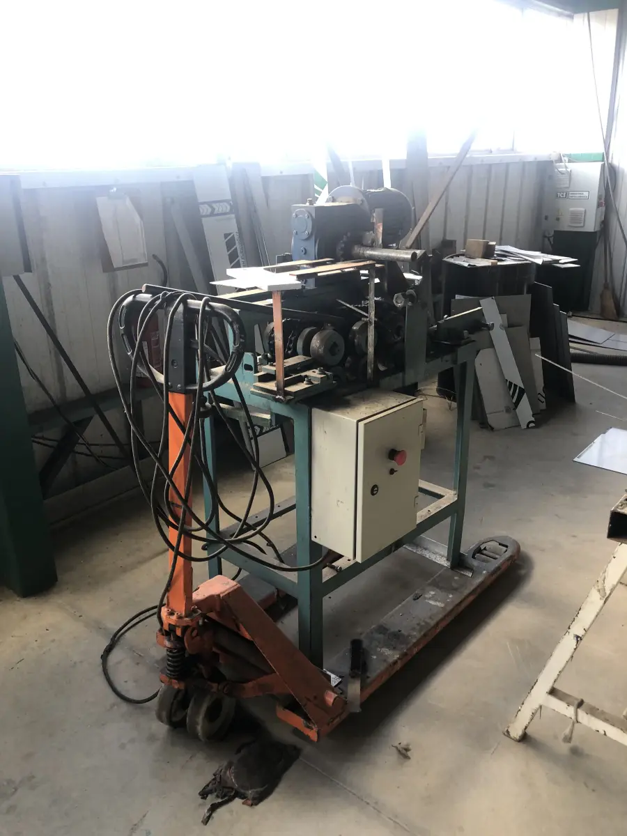 LOTE 001 - LOTE ENGLOBADO DE MAQUIINAS E EQUIPAMENTOS