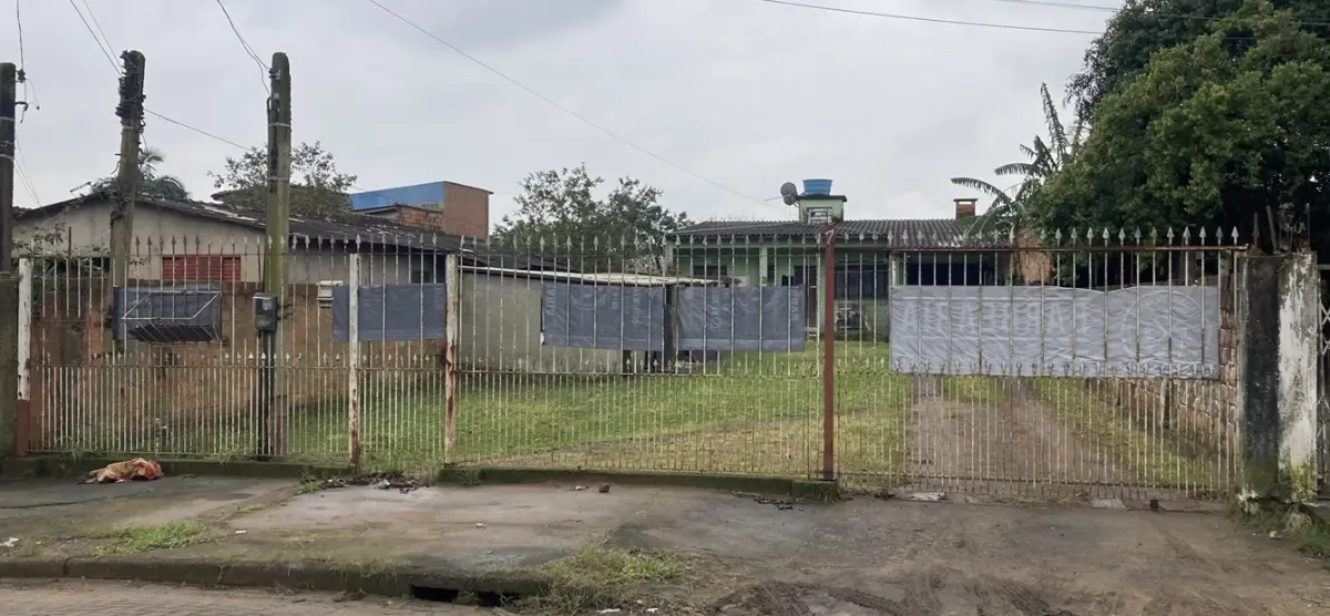 LOTE 077 - Um terreno constituído do lote número quinze (15), da quadra número vinte e quatro (24)