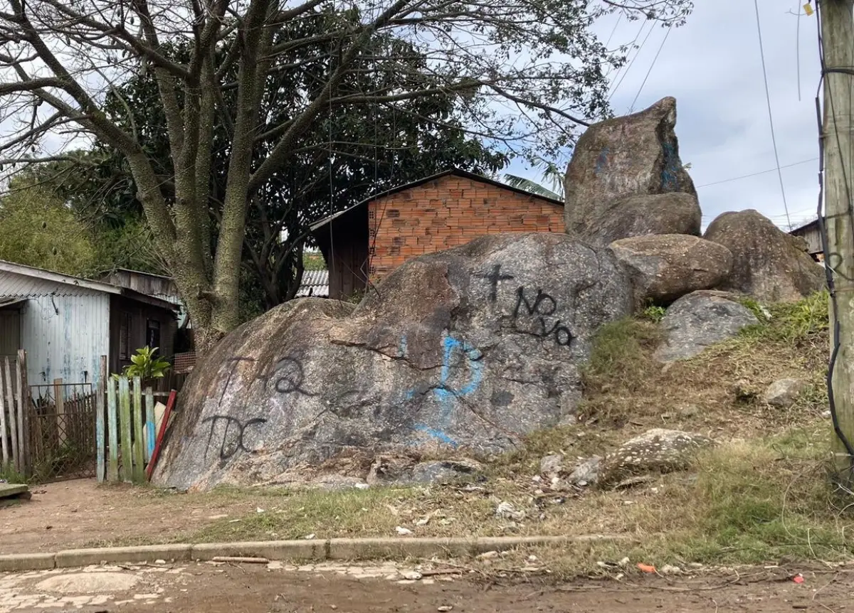 LOTE 110 - Um terreno constituído do lote número quinze (15), da quadra número vinte e sete (27)