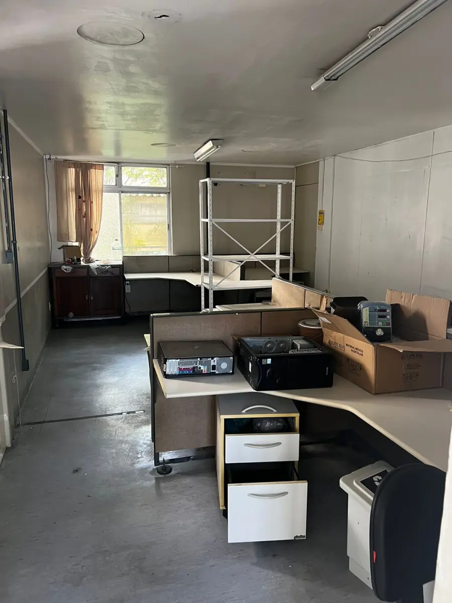 LOTE 001 - Bens móveis LOTE ENGOLBADO