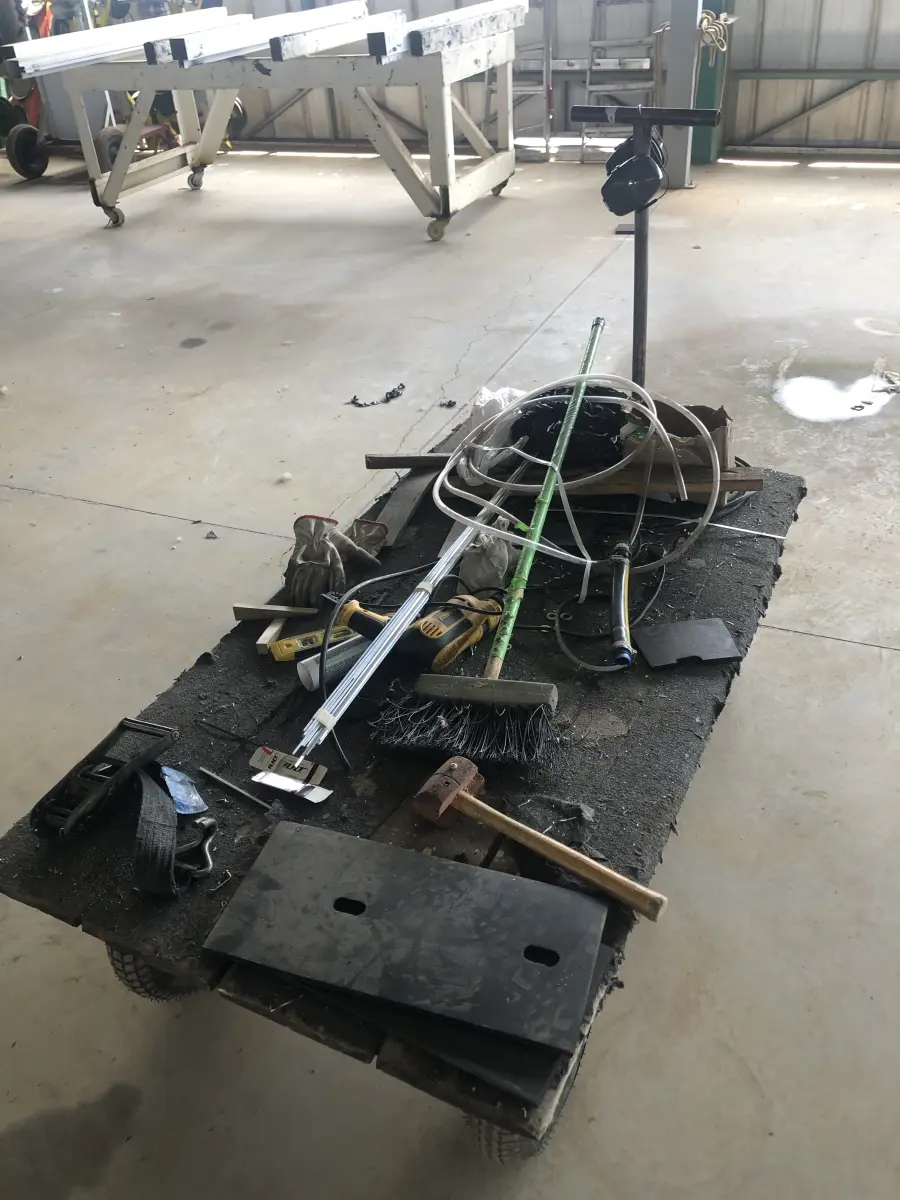 LOTE 001 - LOTE ENGLOBADO DE MAQUIINAS E EQUIPAMENTOS