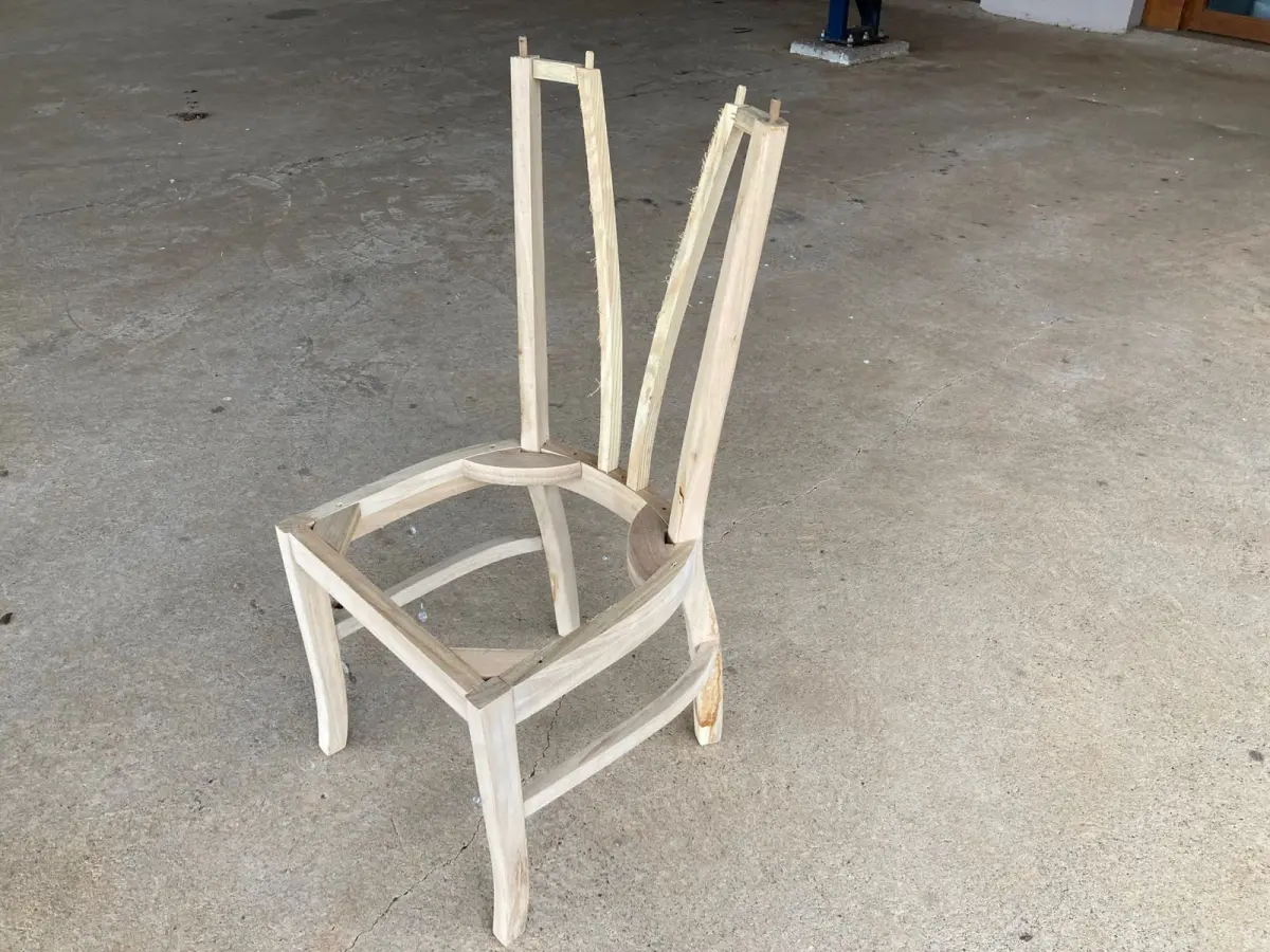 LOTE 000 - estruturas para cadeiras. lixadeiras