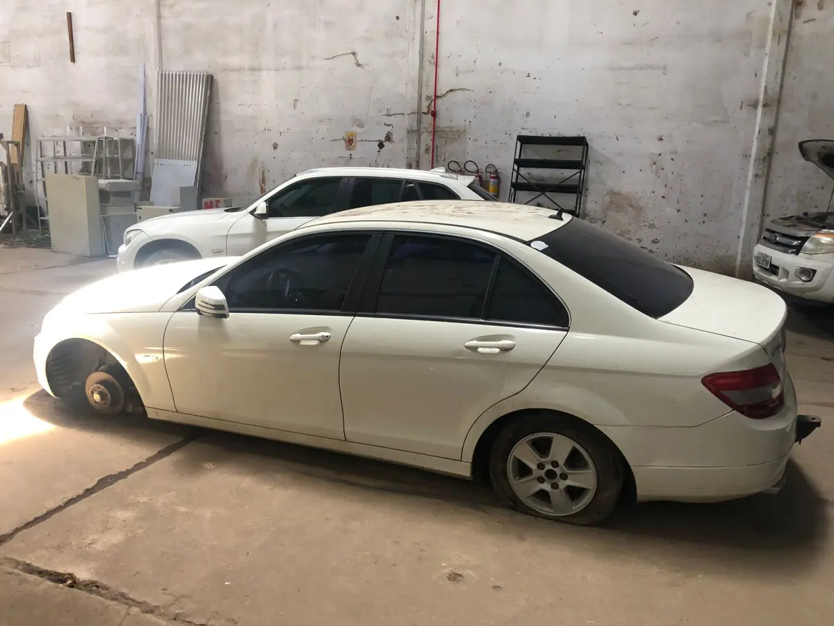 LOTE 003 - Mercedes Benz C-180 CGI 1.8 16V 156cv Aut., ano 2011, cor branca