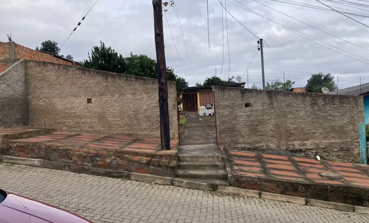 LOTE 017 - Um terreno constituído do lote número três (3), da quadra número vinte e três (23)