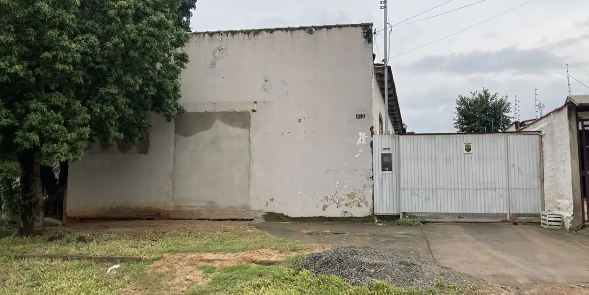 LOTE 080 - Um terreno constituído do lote número dezoito (18), da quadra número vinte e quatro (24)