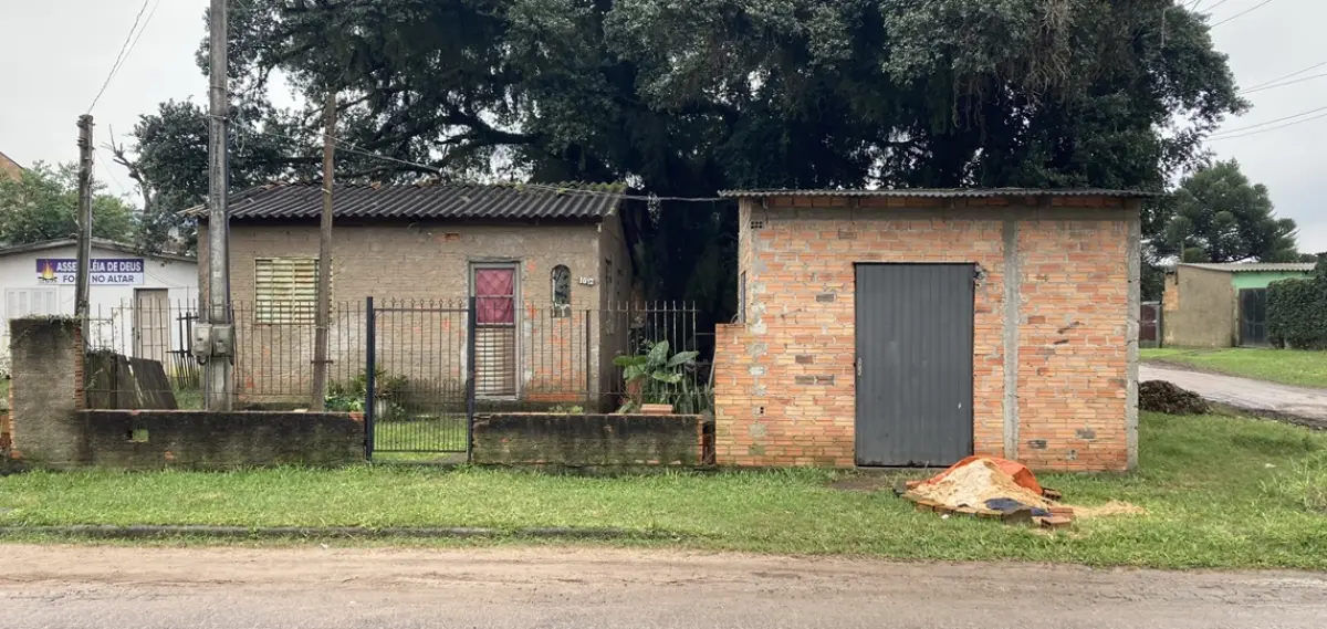 LOTE 131 - Um terreno constituído do lote número um (1), da quadra número trinta e um (31)