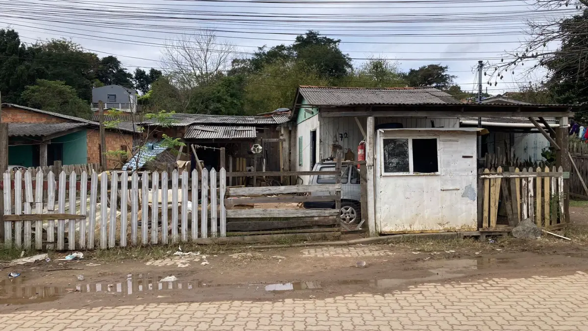 LOTE 119 - Um terreno constituído do lote número treze (13), da quadra número vinte e sete (27)