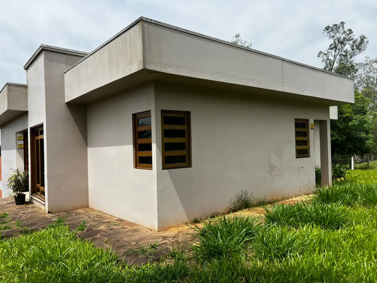 LOTE 001 - O imóvel localizado na Linha São Jacó, em Teutônia/RS. Sendo um área de terras com a superfície de 8.500m²