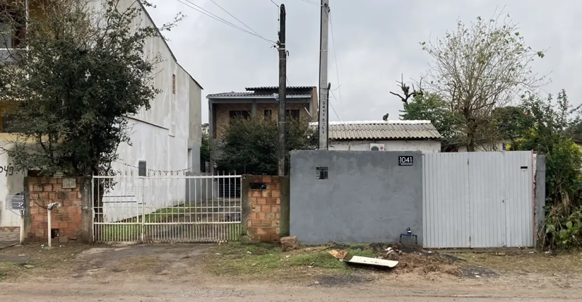 LOTE 132 - Um terreno constituído do lote número três (3), da quadra número trinta e um (31)