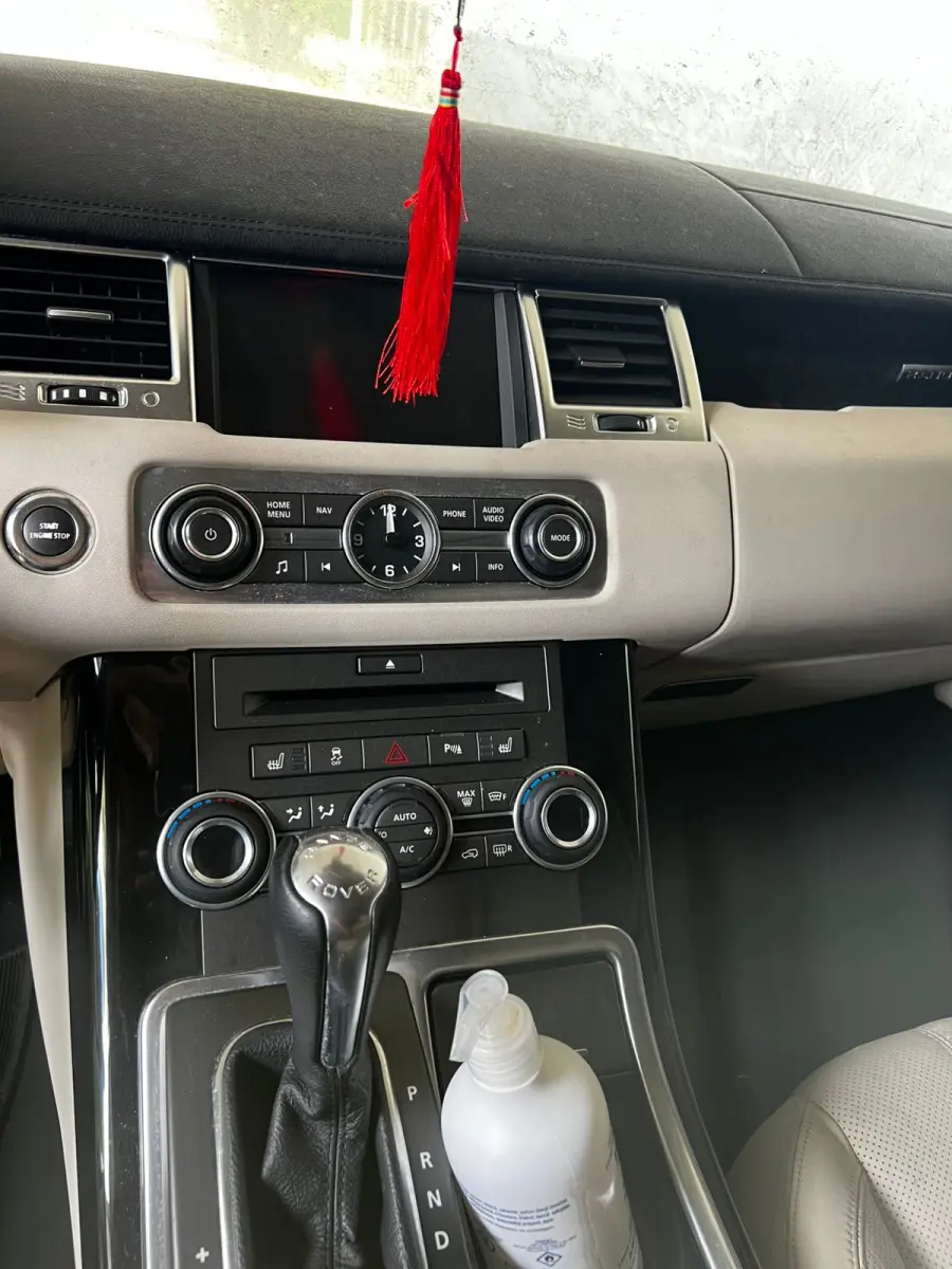 LOTE 006 - O veículo LAND ROVER/Range Rover Sport 3.0 HSE 4X4SDV6 Diesel