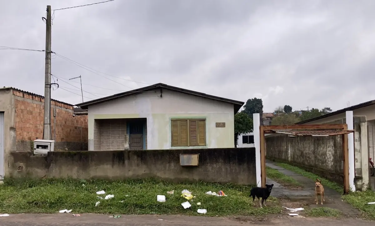 LOTE 143 - Um terreno constituído do lote número sete (7), da quadra número trinta e dois (32)