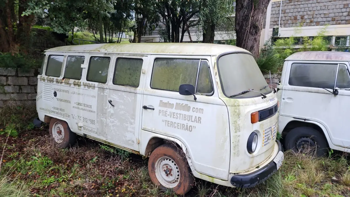 LOTE 032 - KOMBI