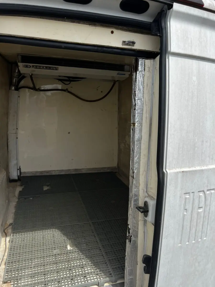 LOTE 005 - O veículo Fiat Fiorino Furgão EVO 1.4 Flex 8v 2p. Ano 2016