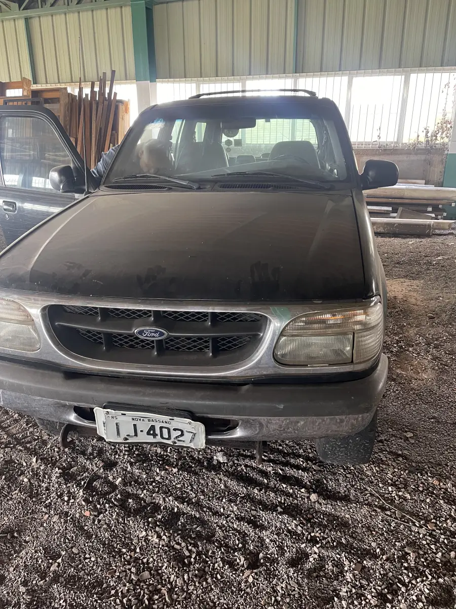 LOTE 001 - LOTE ENGLOBADO DE MAQUIINAS E EQUIPAMENTOS