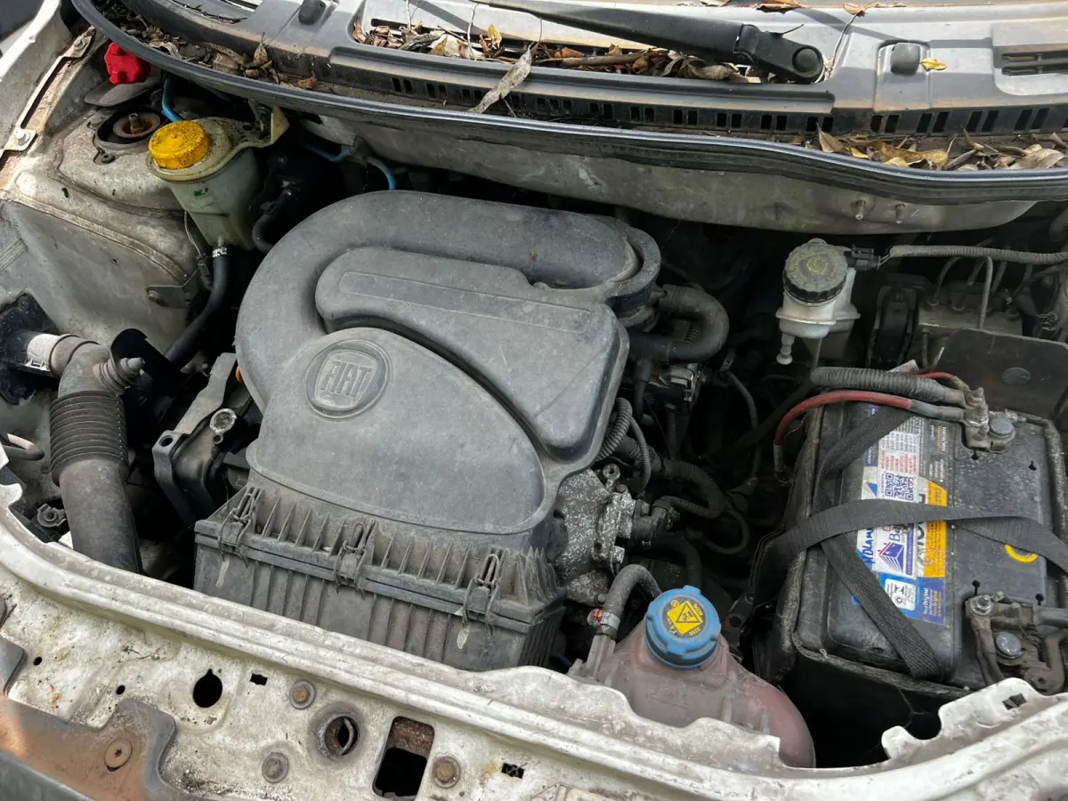 LOTE 005 - O veículo Fiat Fiorino Furgão EVO 1.4 Flex 8v 2p. Ano 2016